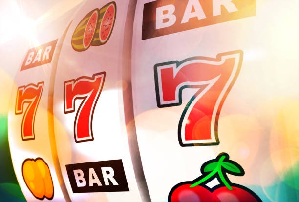 Wild Fireworks slot interface showing five reels, paytable, and free-spin counter on tobatogel